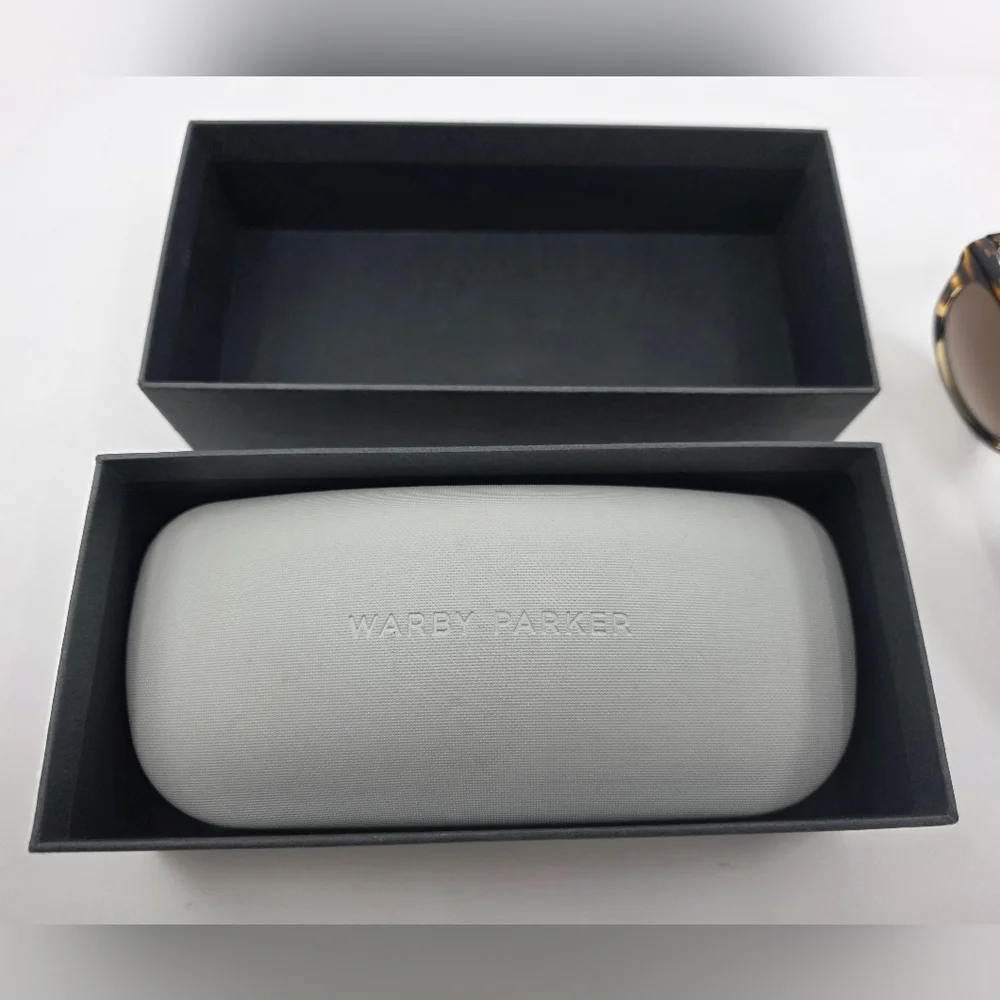 New Old Stock 2015-2016 Warby Parker Laurel Sunglases 16 256 49-22-140 Tortoise - Picture 5 of 13